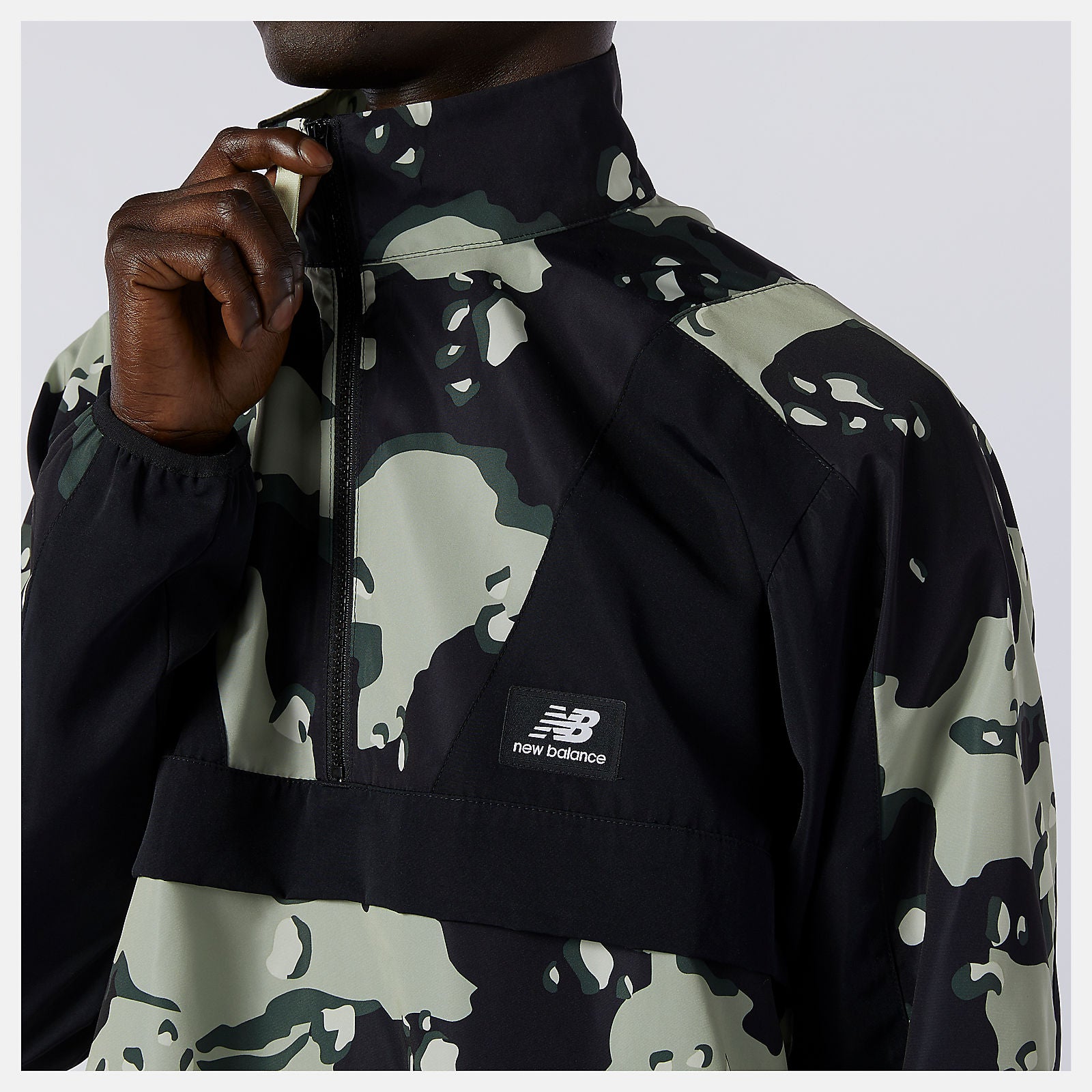 Black/Magnet NB Essentials Camo Anorak / New Balance Men