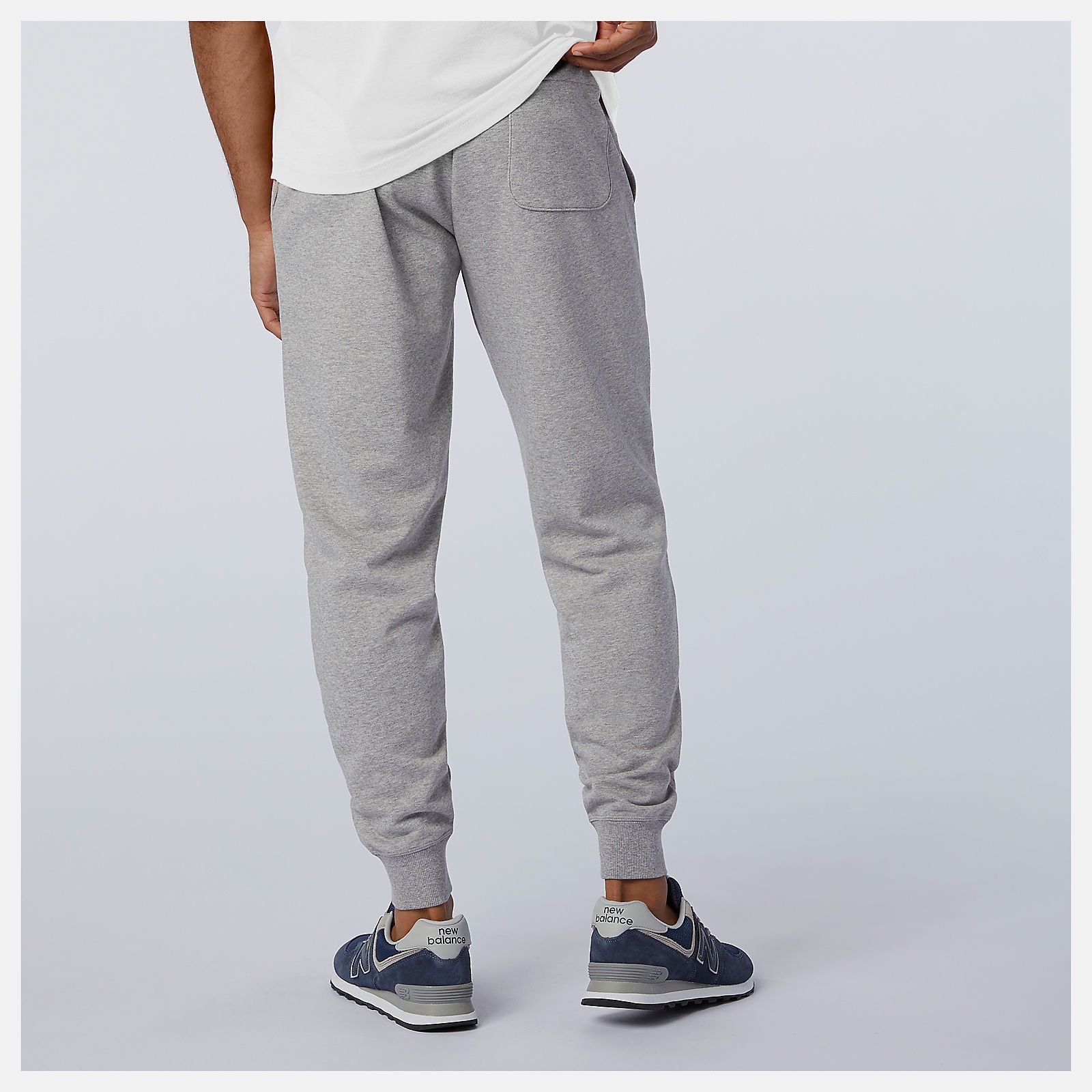 Athletic Grey Essentials Stacked Logo Sweatpant / New Balance Men