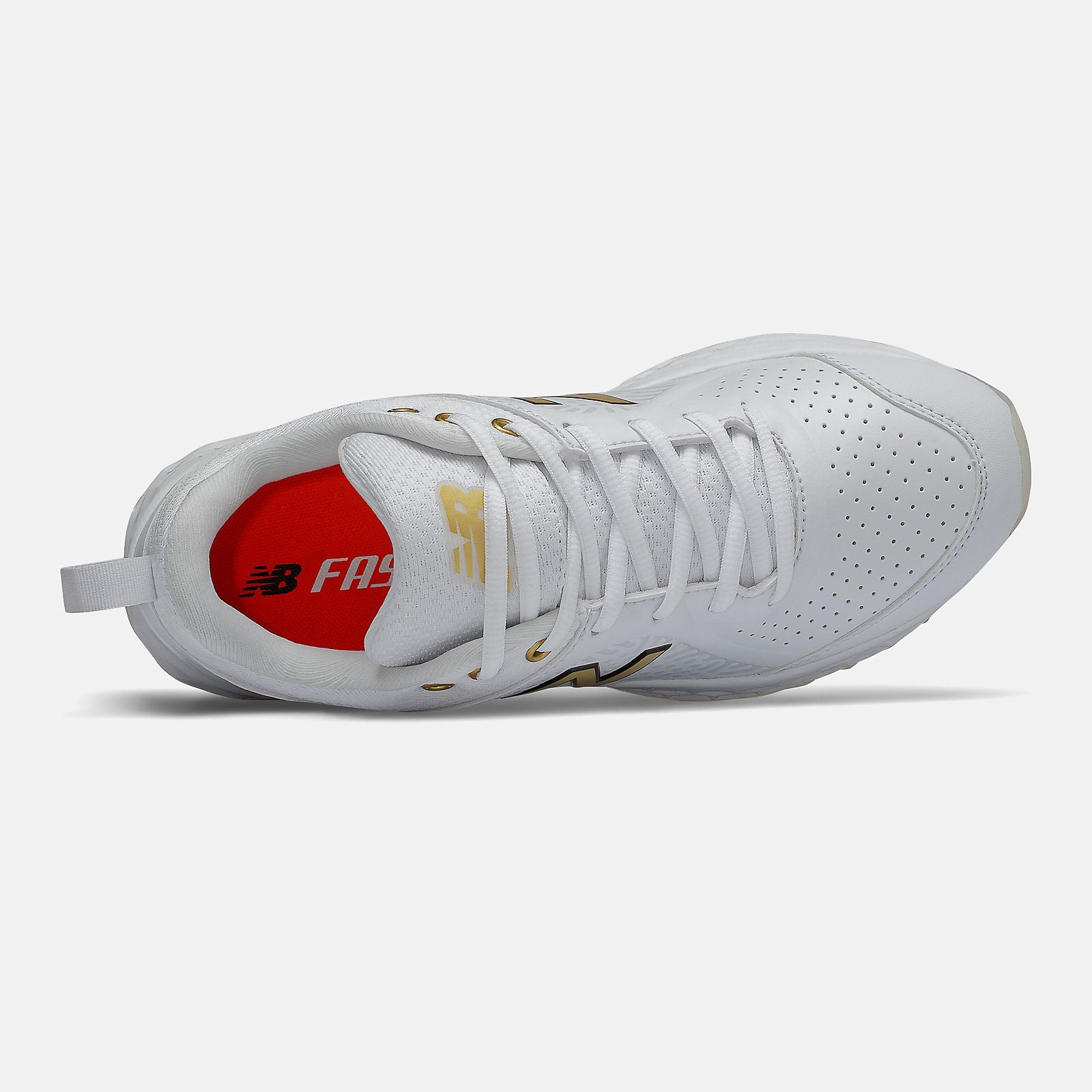 White/Gold Fresh Foam Velo v2 Turf / New Balance Women