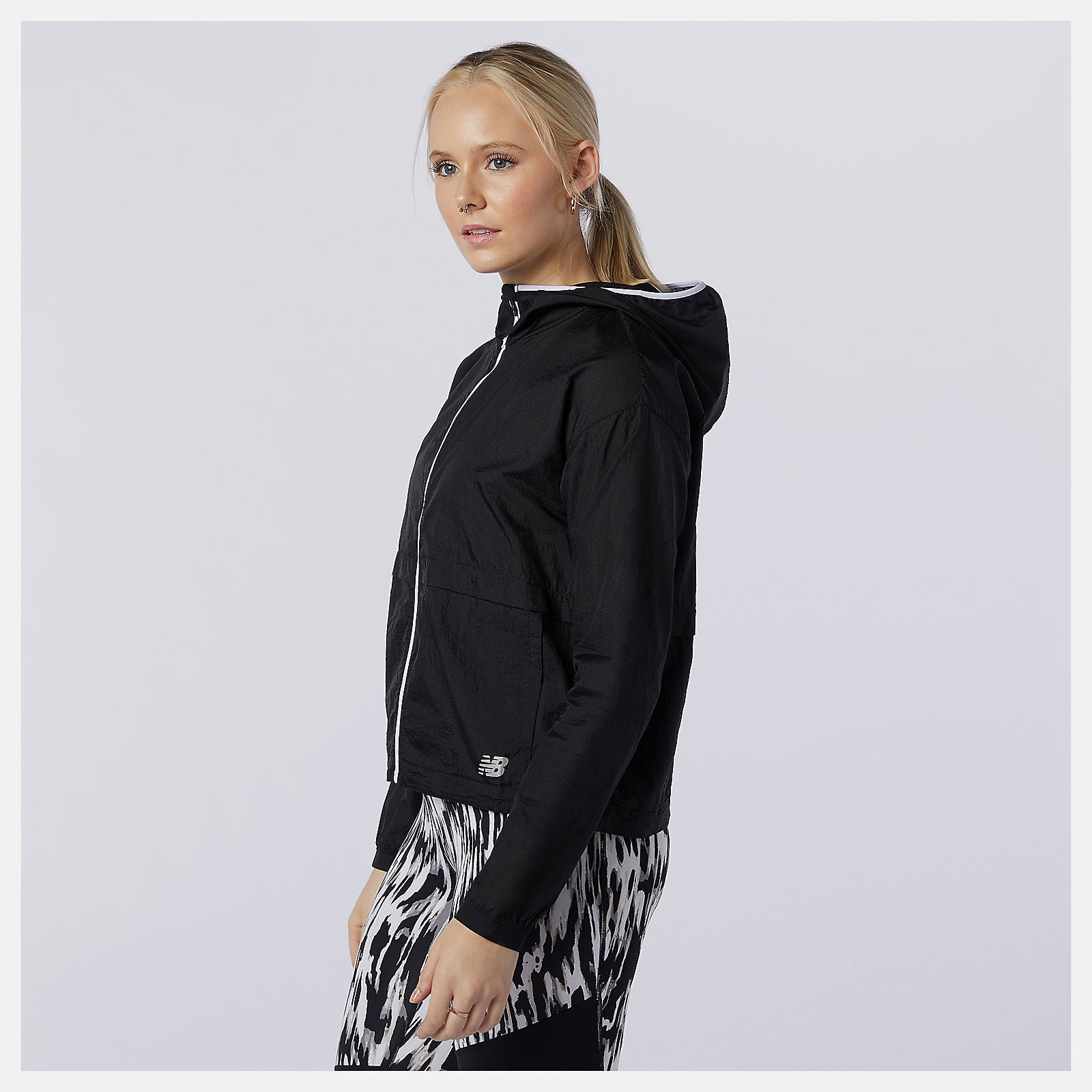 Black Impact Run Light Pack Jacket / New Balance Women