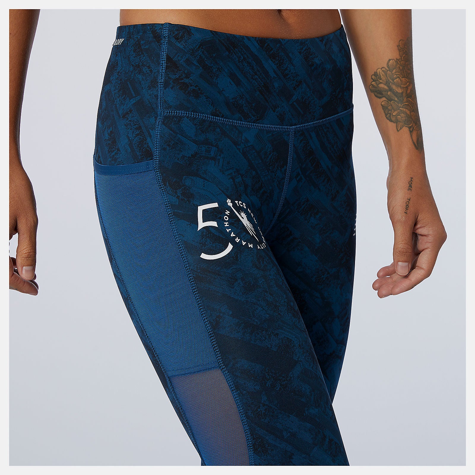 Rogue Wave NYC Marathon Printed Impact Run Tight / New Balance Women