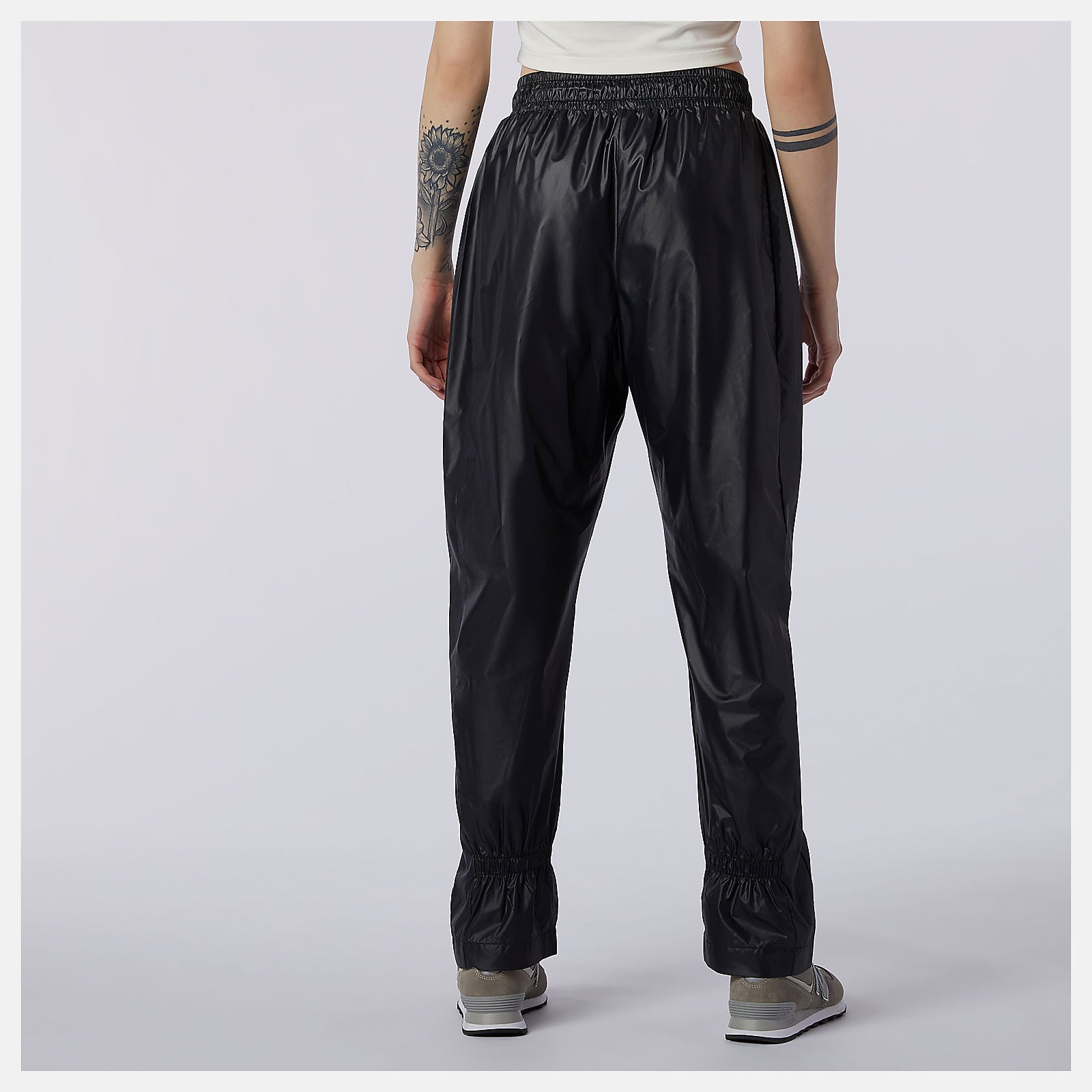 Black NB Athletics Higher Learning Wind Pant / New Balance Women