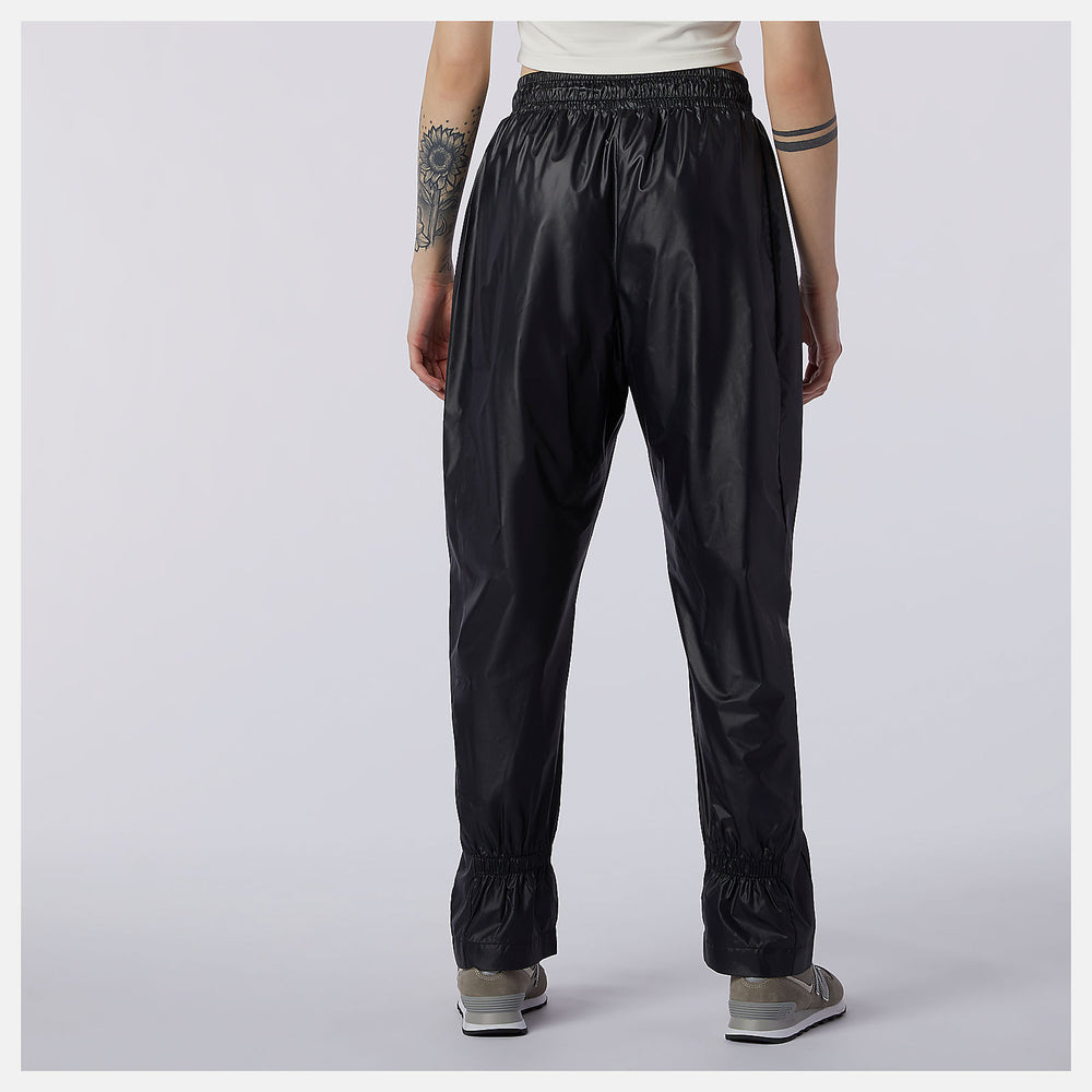 Black NB Athletics Higher Learning Wind Pant / New Balance Women
