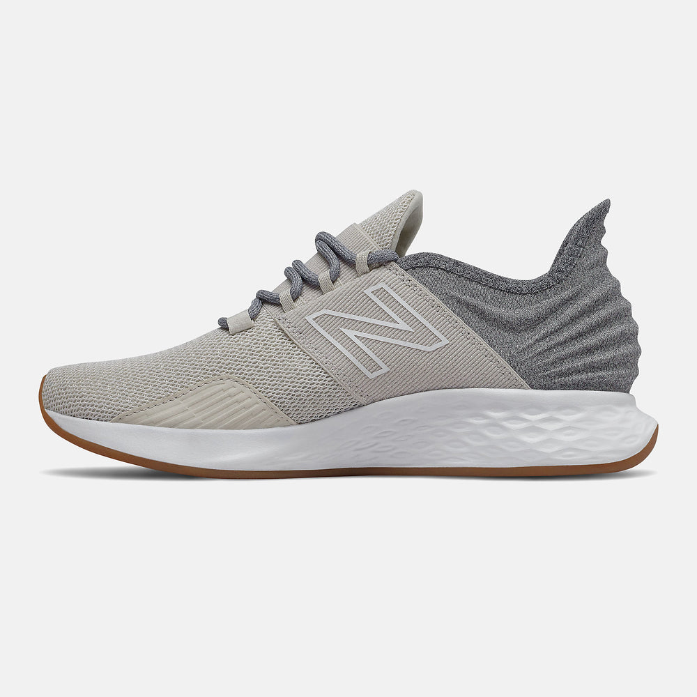 Moonbeam/Light Aluminum Fresh Foam Roav Tee Shirt / New Balance Women