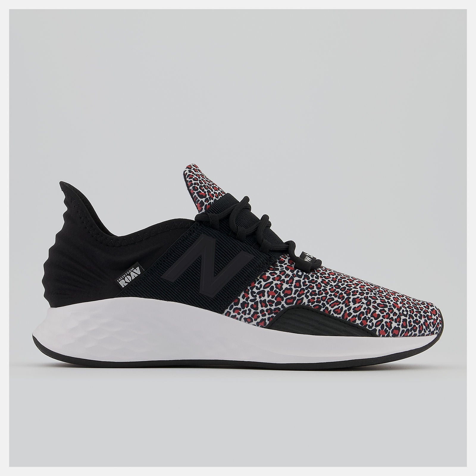 Black/Vivid Coral Fresh Foam Roav / New Balance Women