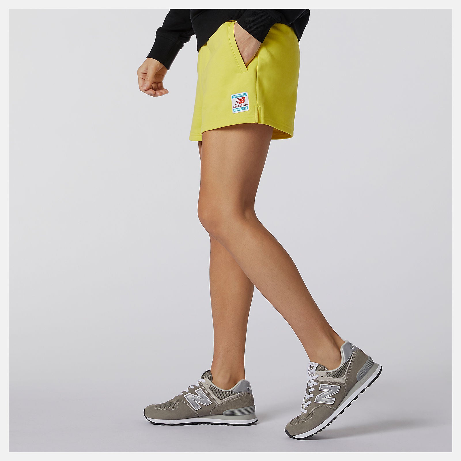 First Light NB Essentials Knit Short / New Balance Women