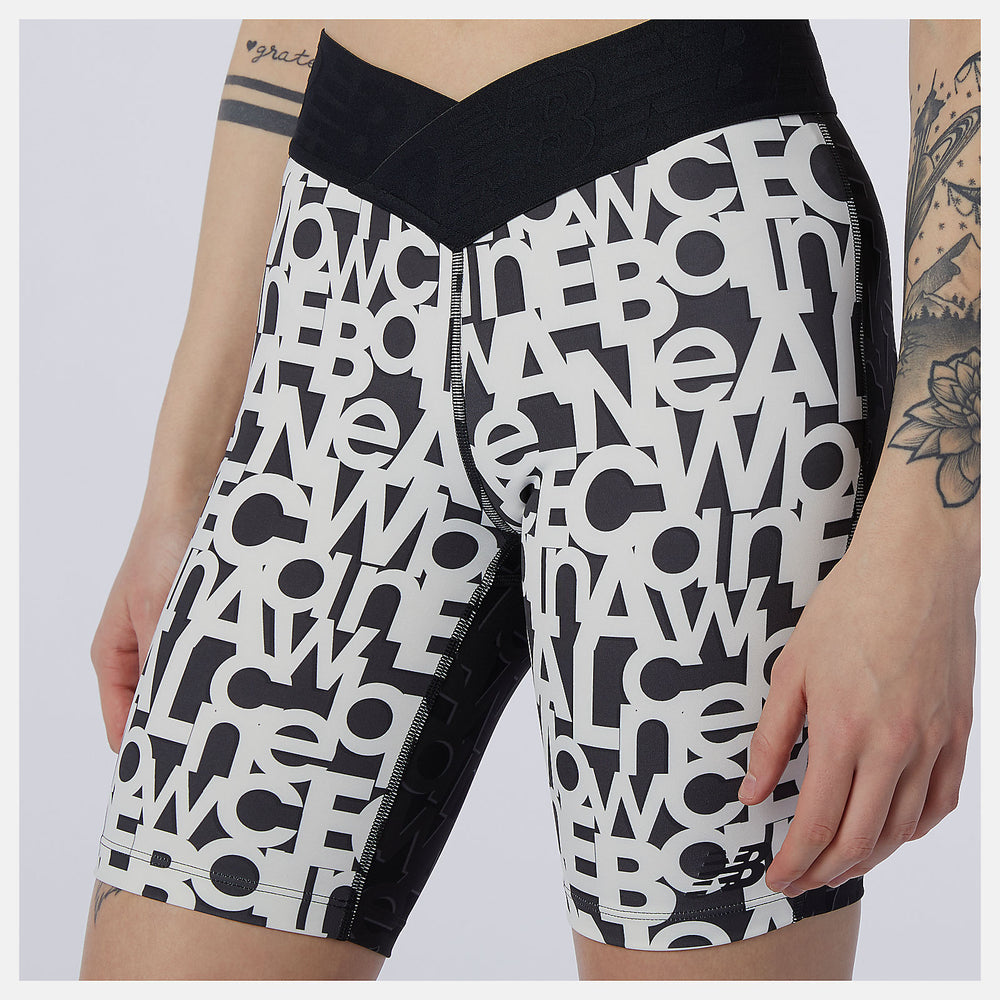 Black/White Relentless Printed Fitted Short / New Balance Women
